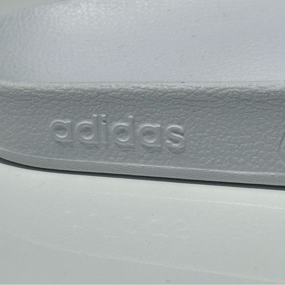 NEW ADIDAS Adilette Unisex Slides Sandals - Picture 4 of 4